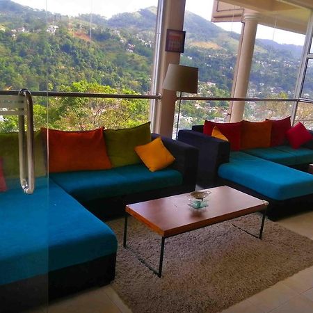Sky Valley Hotel Канди Екстериор снимка