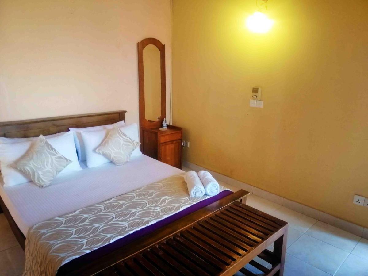 Sky Valley Hotel Канди Екстериор снимка