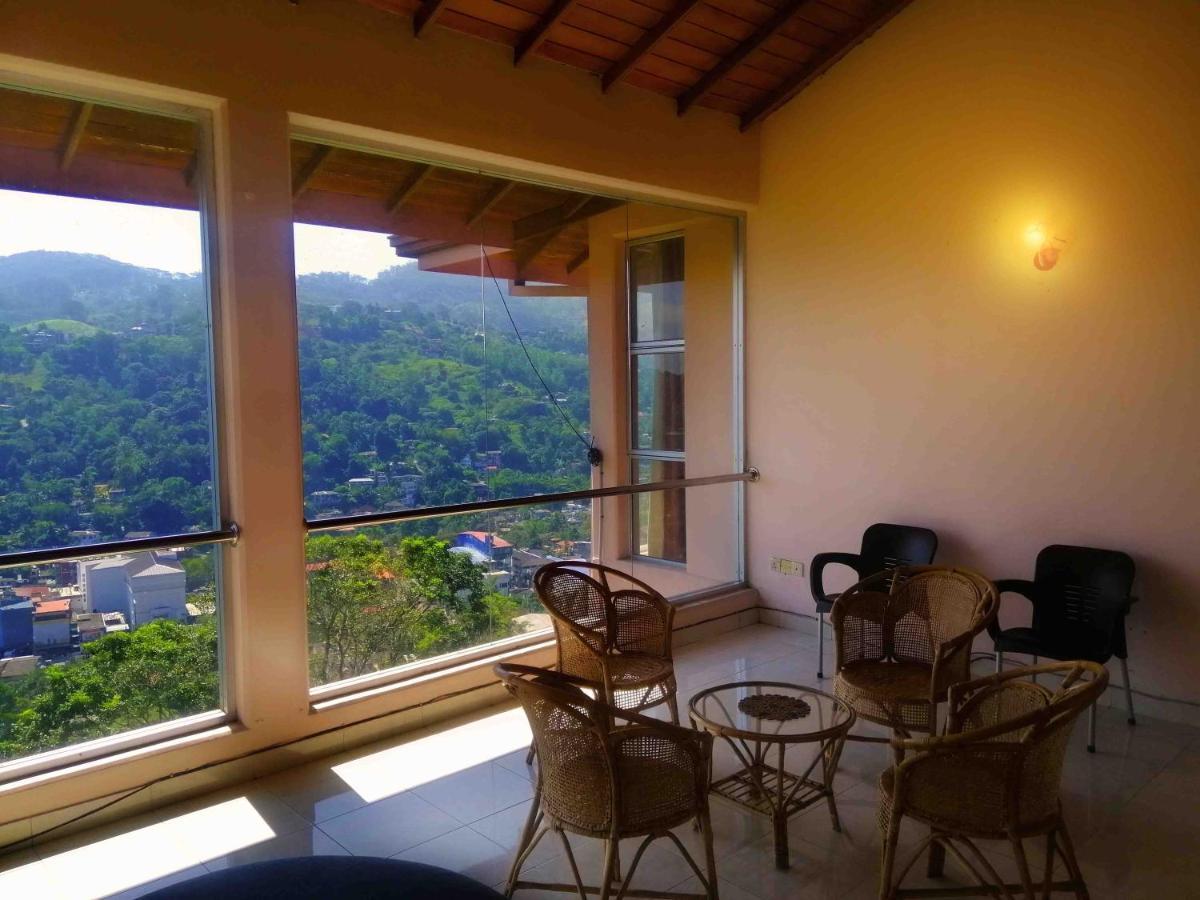 Sky Valley Hotel Канди Екстериор снимка