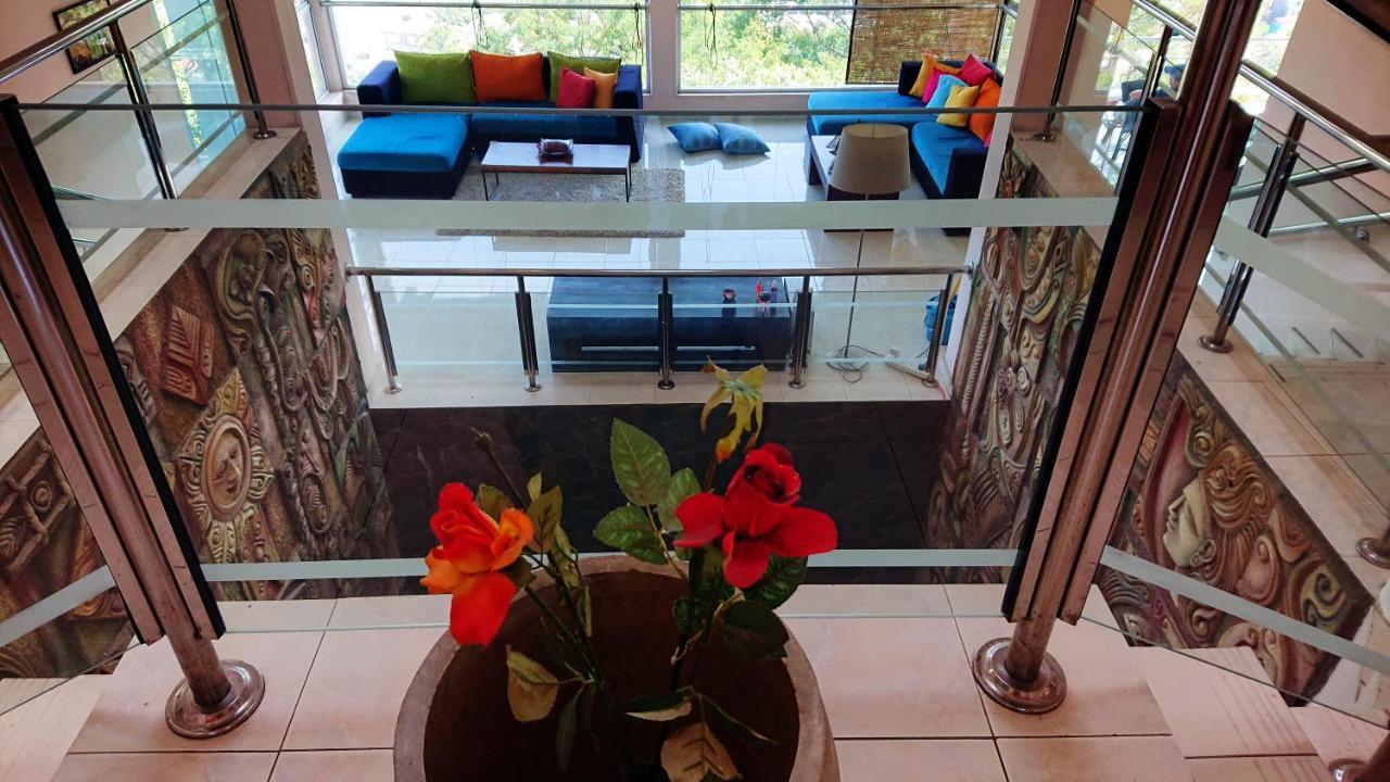 Sky Valley Hotel Канди Екстериор снимка