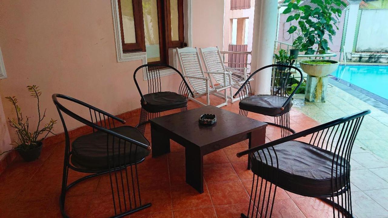 Sky Valley Hotel Канди Екстериор снимка
