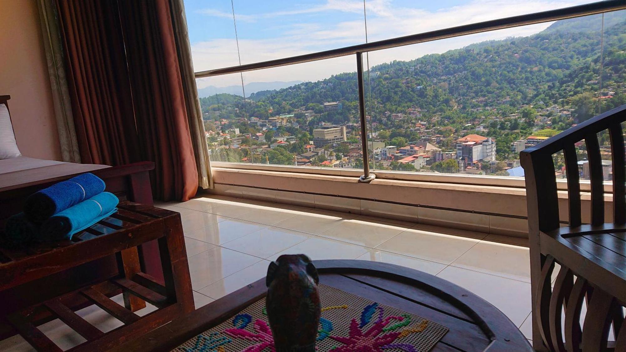 Sky Valley Hotel Канди Екстериор снимка