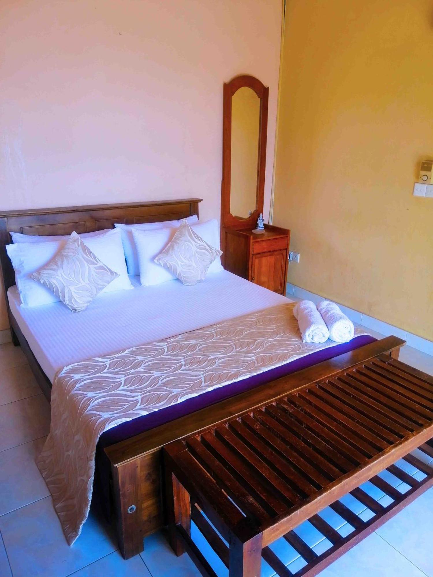 Sky Valley Hotel Канди Екстериор снимка